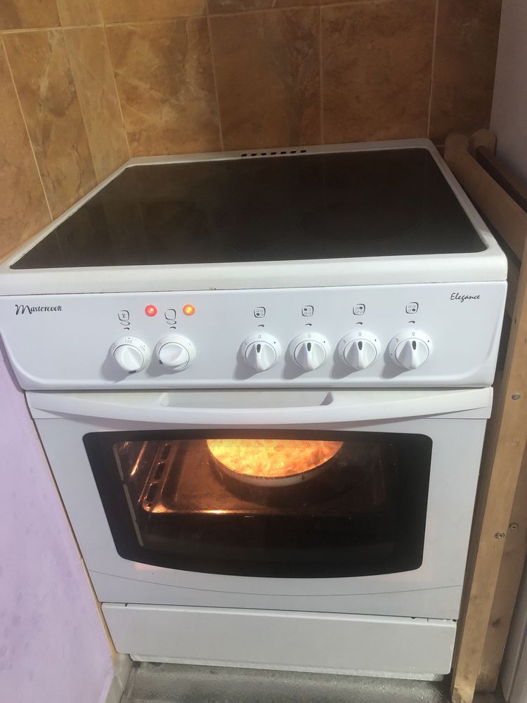 Готварска печка с керамичен плот гр. Лом • OLX.bg