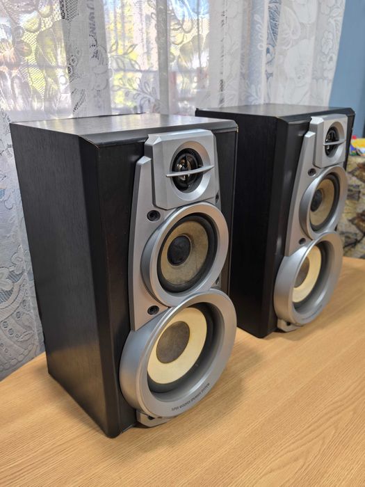 Boxe Technics,bi-wiring,sunet de cristal,cu bass profund si adanc,HI-FI