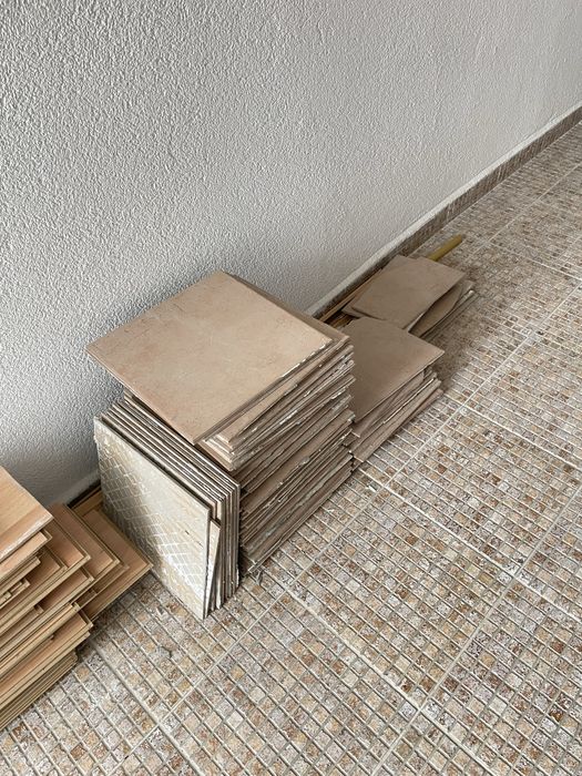 Подарявам гранитогрес около 6-7 кв