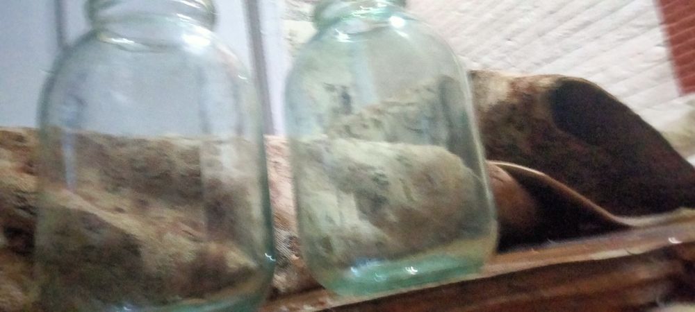Продам срочно Банки ,,2,3 литровые