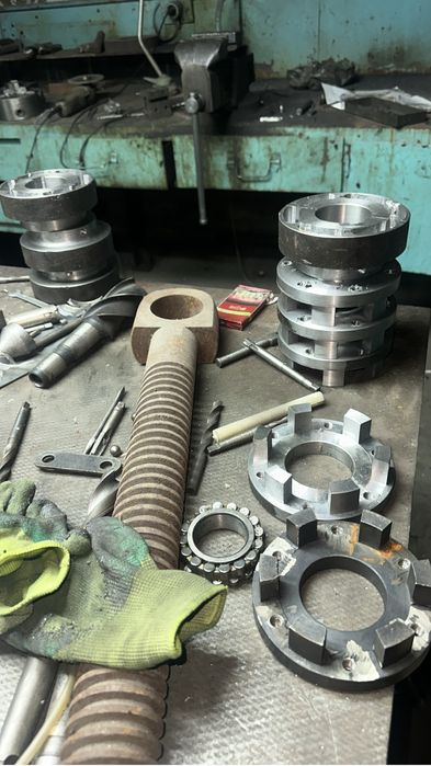 Токарь     Фрезеровшик