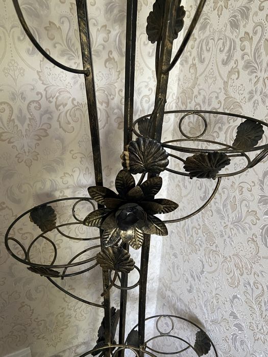 Подставка для цветов