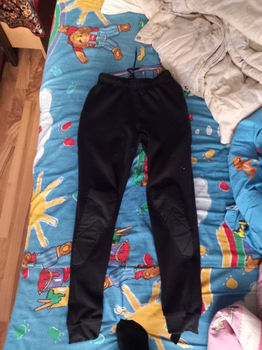 Pantaloni portar negru mat mărime Pantaloni 13si14 ani