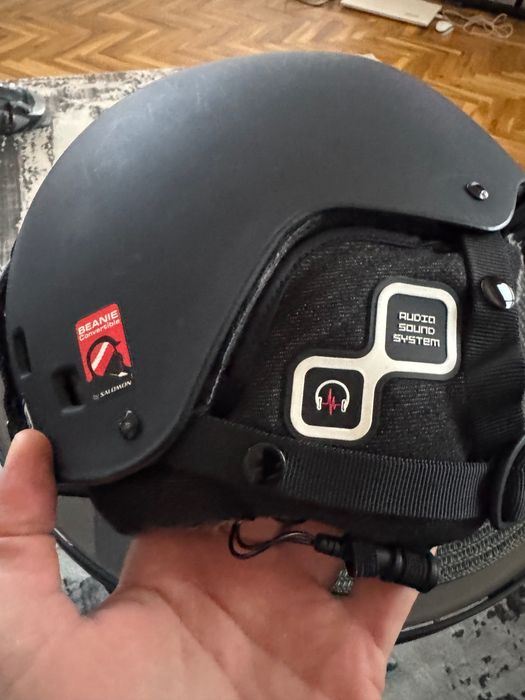 Каска Sаlomon с вградена аудио система слушалки