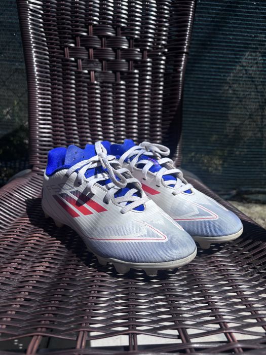 Детски бутонки adidas