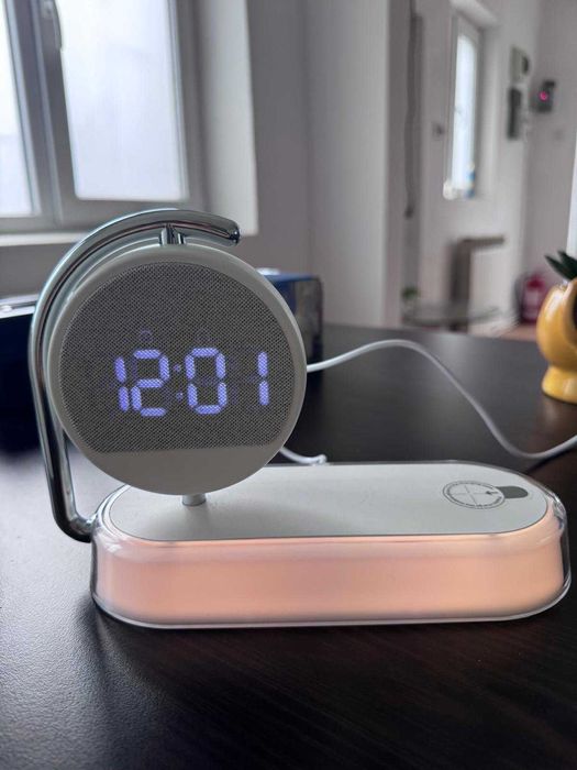 Încărcător wireless Qi cu ceas digital, boxă și lumină de noapte