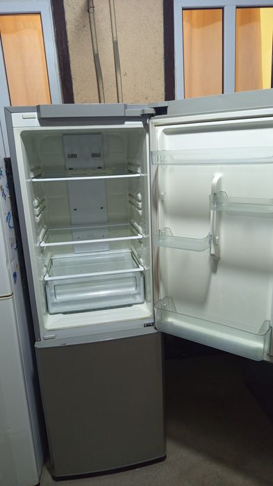 Холодильник SAMSUNG