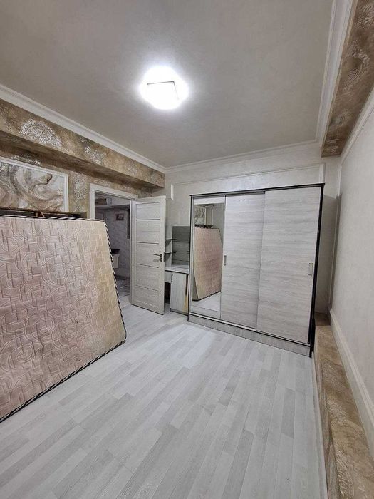 ПРОДАЁТСЯ. срочна. уч тепа 23 кв жилой цоколнь этаж мебел техника