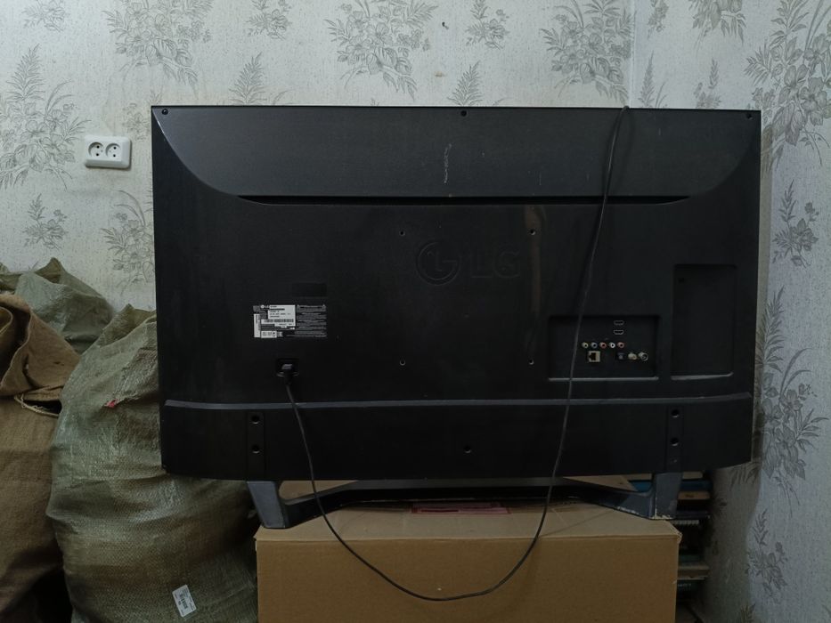 Продам Телевизор LG