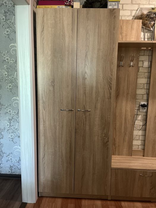 Продам шкаф в прихожую