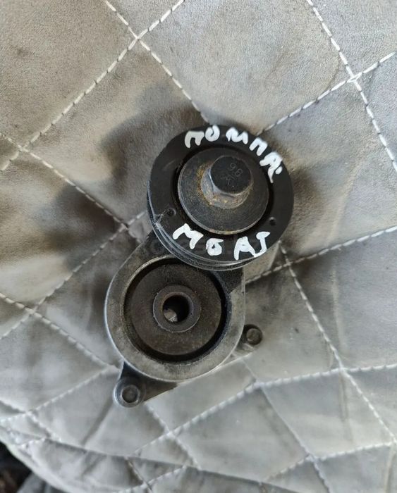 Натяжитель ремня помпы мазда 6 AJ 3.0 Mazda
