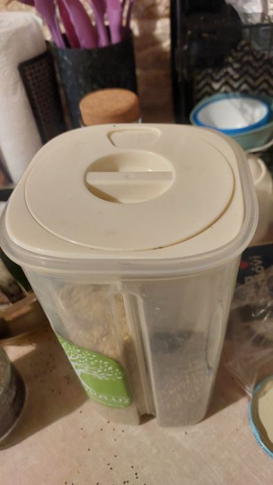 Продается 4-х секционный оргагайзер- контейнер для хранения  различных