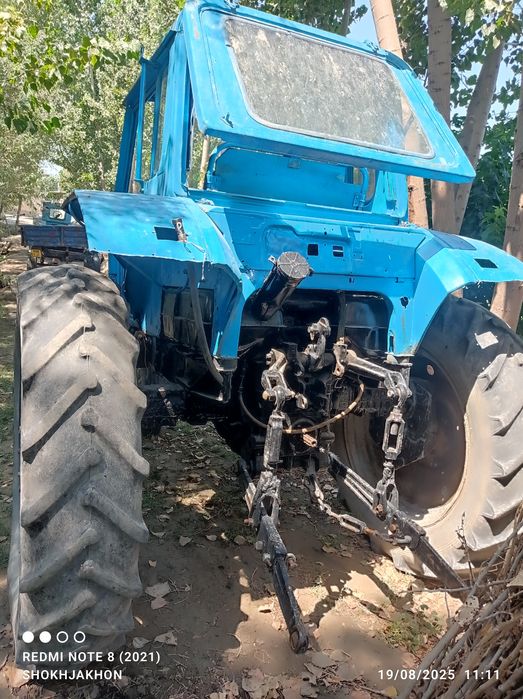 MTZ 80 sotiladi.