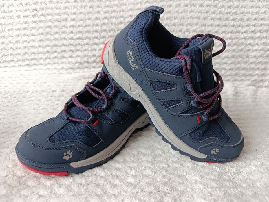 Нови обувки Jack Wolfskun