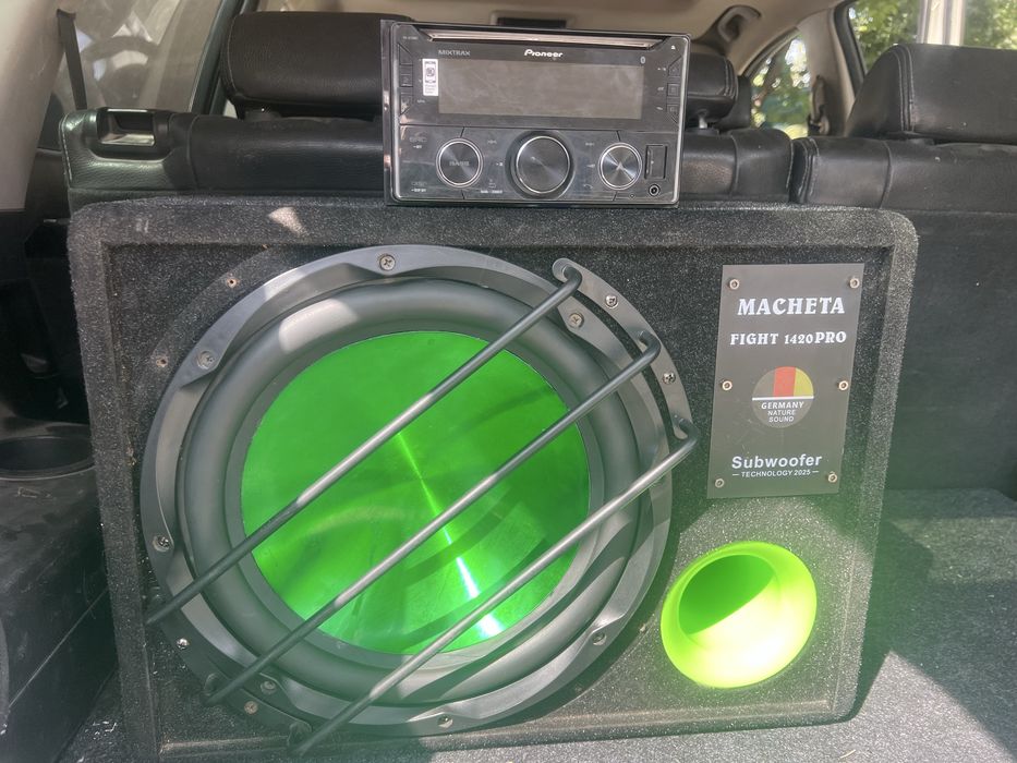 Pioneer 725 va Aktivniy sambufer sotiladi
