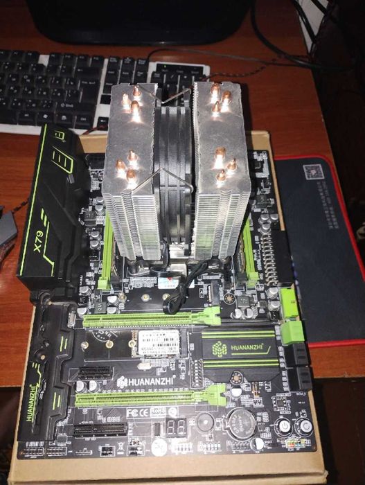 Настольный компьтер x79 intel 2650v2 8/16  32GB RAM SAPPHIRE rx580 4GB