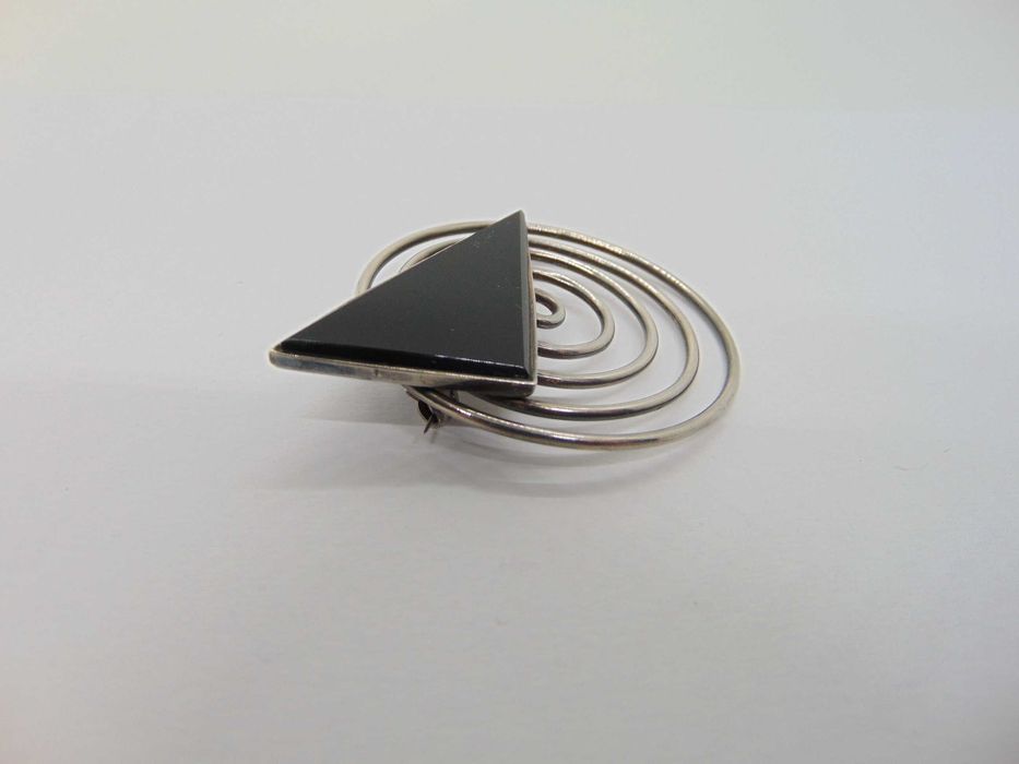 Brosa modernista din argint cu onix