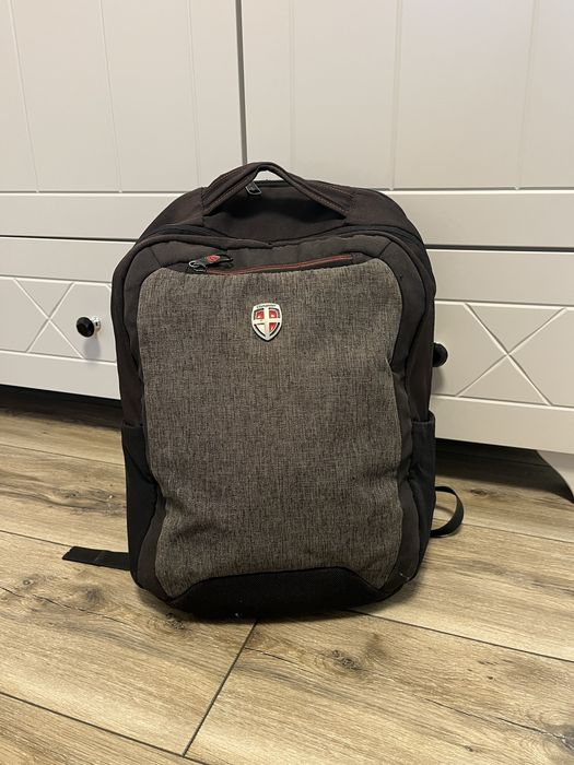 Ghiozdan/rucsac Ellehammer pentru laptop.