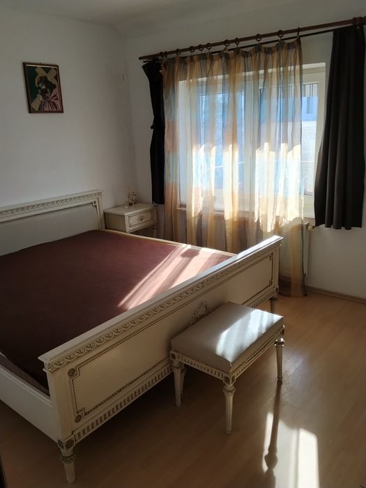 Apartament 3 camere Cetate.