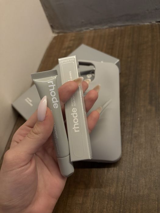 Rhode калъф за iphone 13, сив цвят+гланц с пептиди