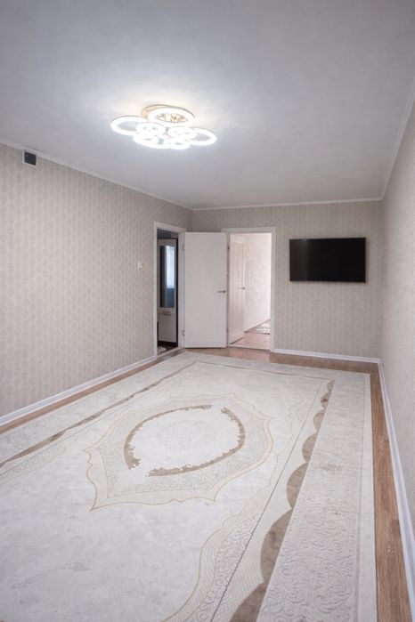 Срочно продам 2 х ком квартиру