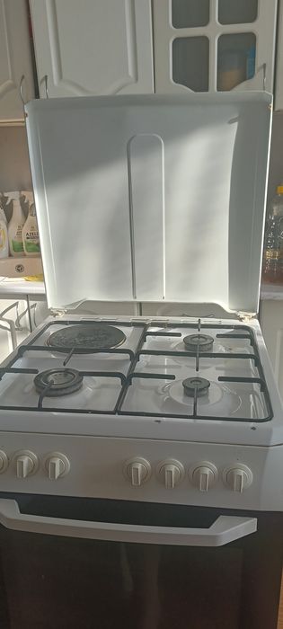Продам газ плиту
