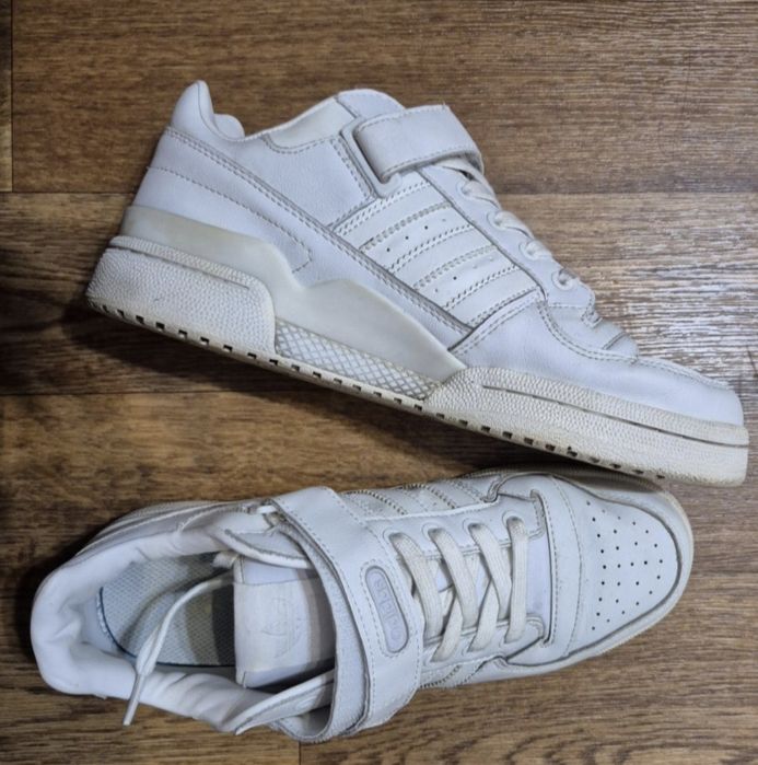 Кроссовки adidas forum low белые