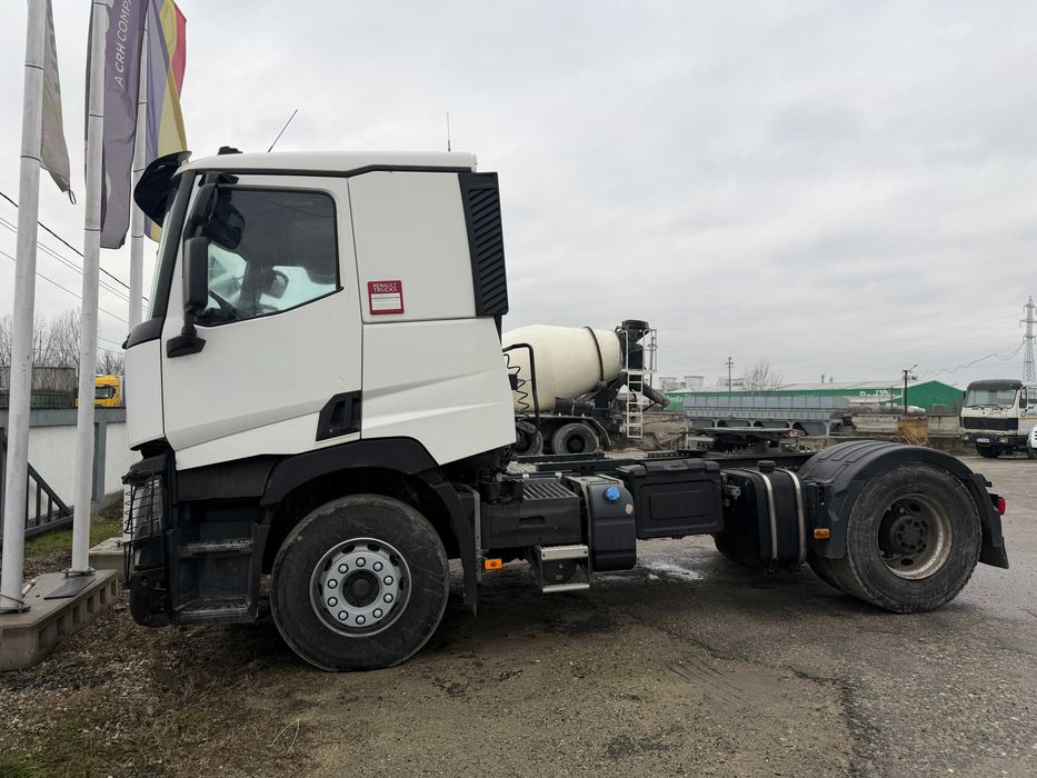 Renault c520 cap tractor