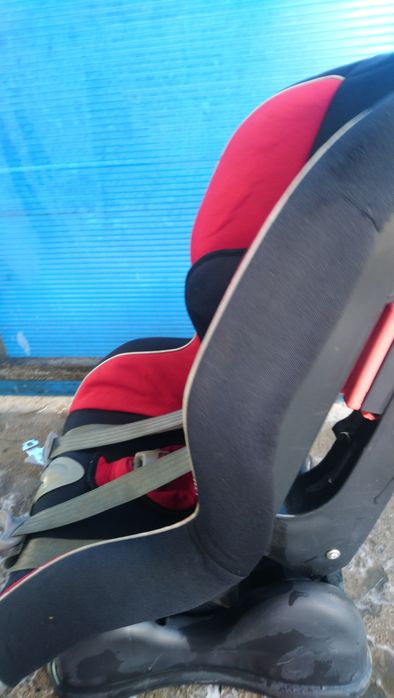 Детское кресло в автомобиль