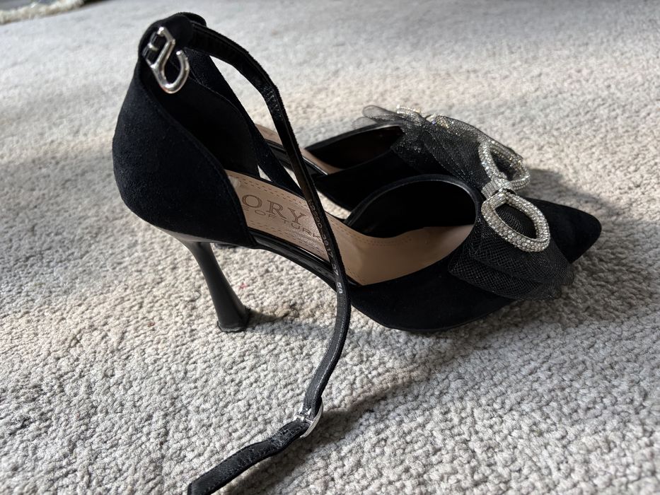 Продам туфли и лоферы