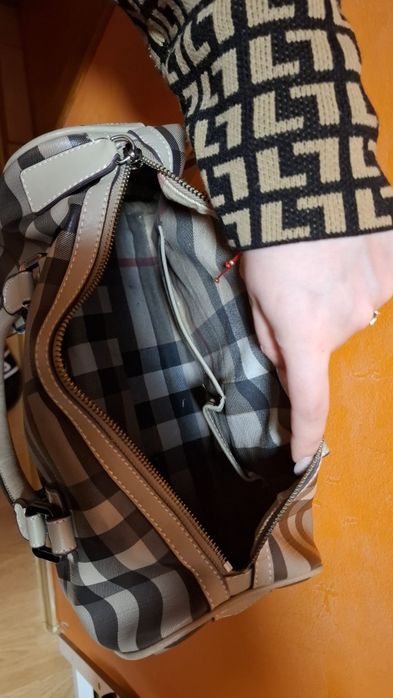 Geantă femei de mana  Burberry Chester Boston Smoked Check – stare foarte bună