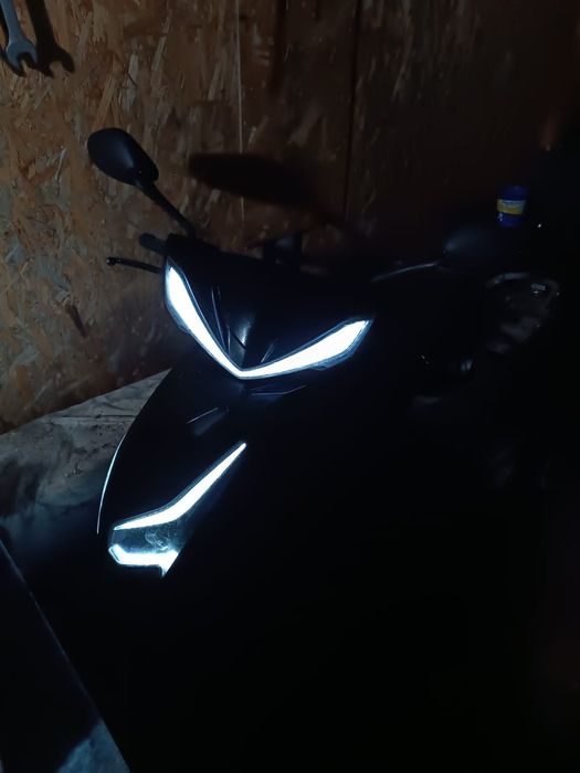 Продам обменяю м8 веном