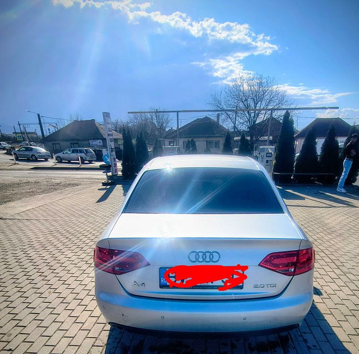 Vând A4 b8 perfectă stare de funcționare