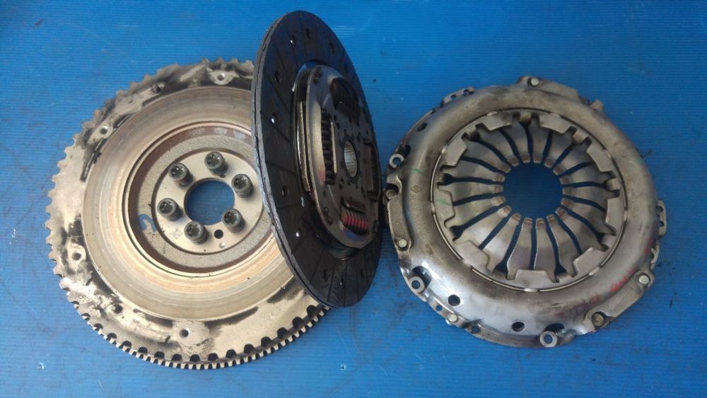 kit ambreiaj renault clio 4 0,9 b h4b 2012-2019 302101221r 301012218r