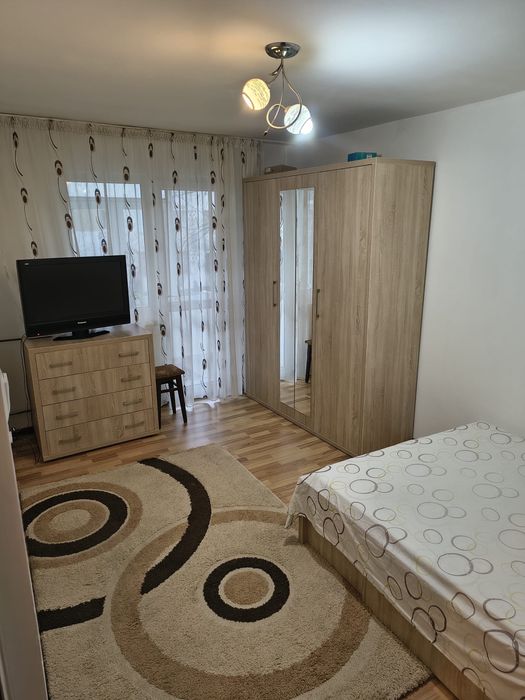 Inchiriez garsoniera zona Cina