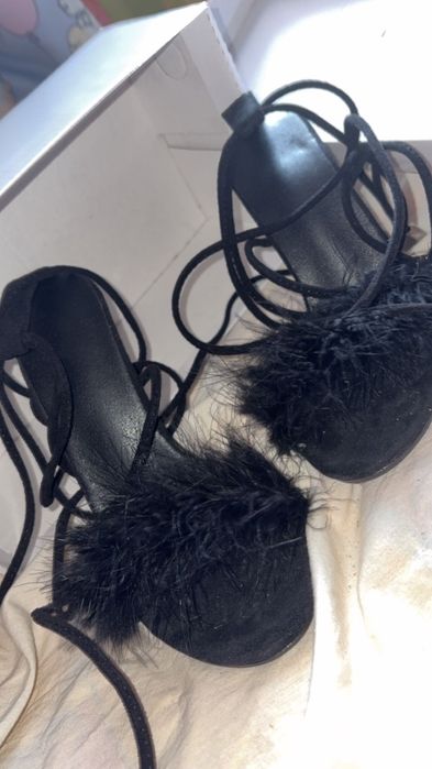 Sandale de damă cu toc înalt și piele întoarsă