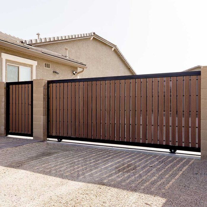 Poarta auto, pietonala la comandă – design unic!