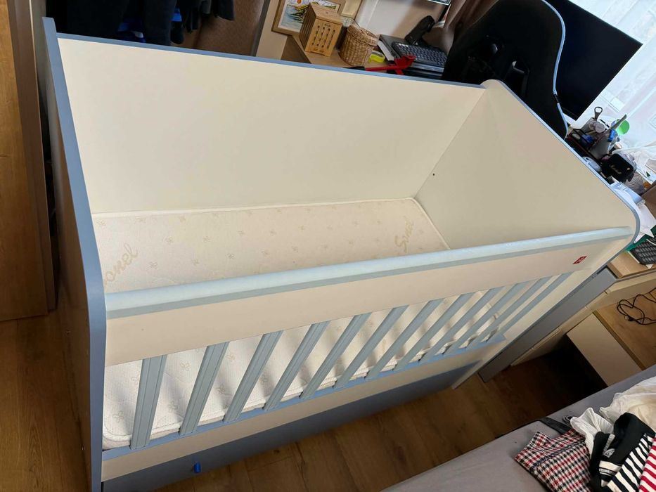 Бебешко легло с люлееща функция