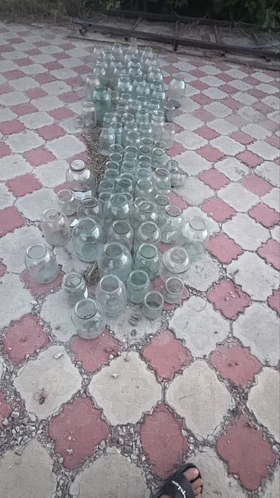 Продам банки стеклянные 100 штук