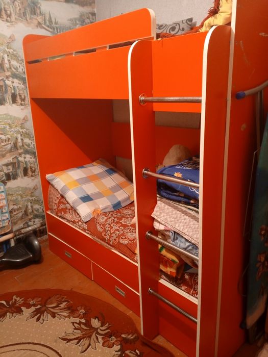 Кровать двухъярусная