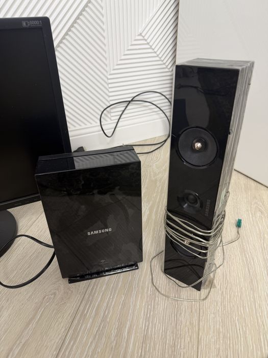 Продам колонки самсунг со свсем комплектом