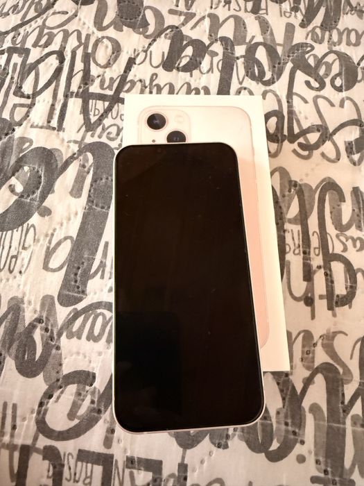 Iphone 13 розов