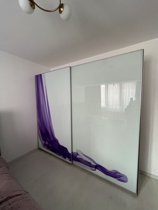 Dressing cu uși glisante în stare foarte bună