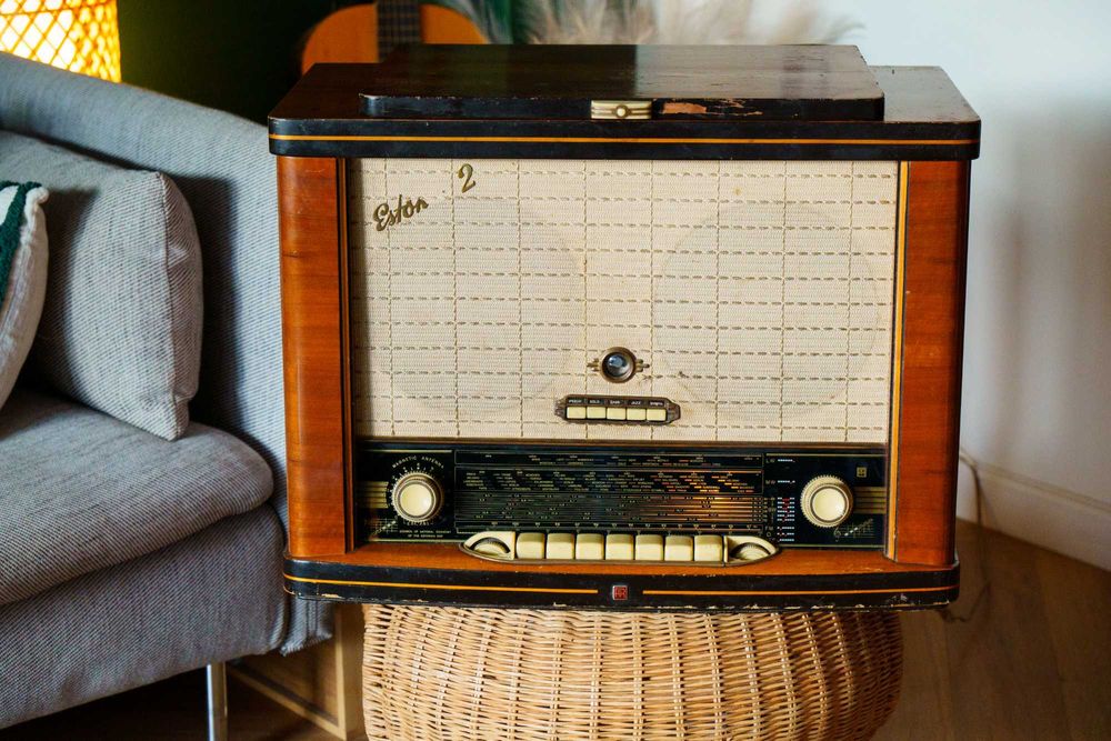 Ретро радио грамофон Естония 2, антикварно