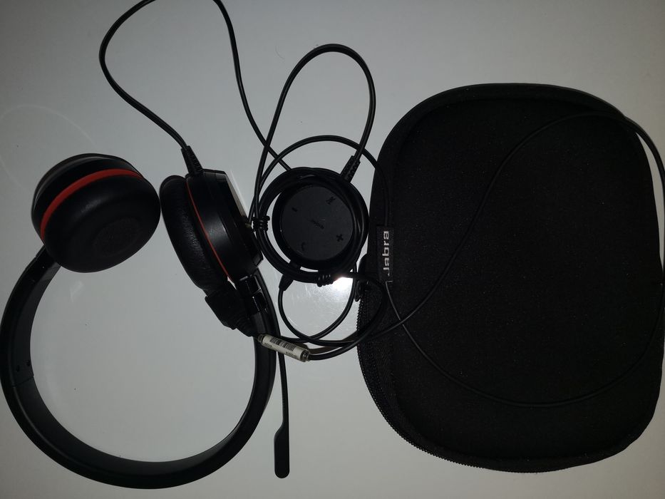 Vând căști cu microfon Jabra