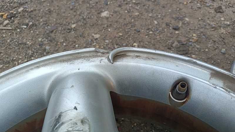 Продам оригинальные легкосплавные диски "Intra"