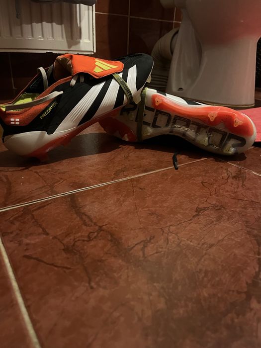 Ghete fotbal adidas predator custom