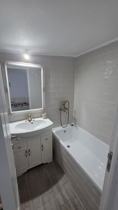 Casă de închiriat