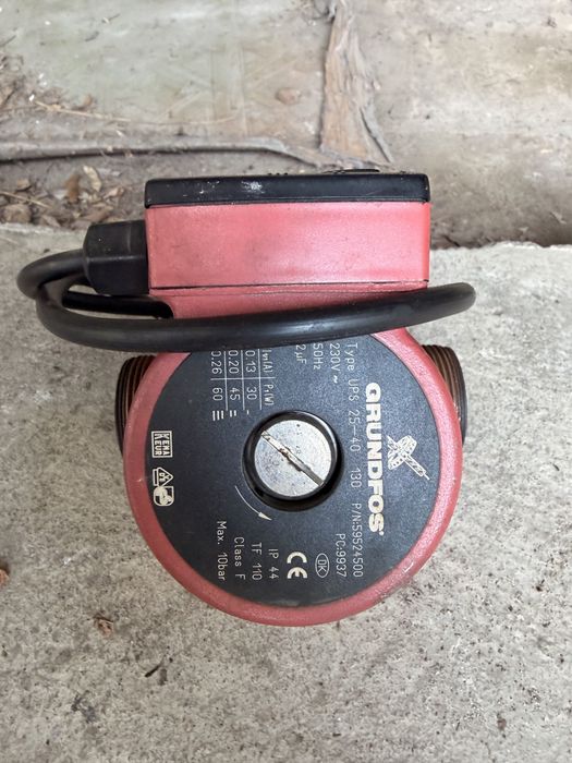 Насос Grundfos UPS 25-40