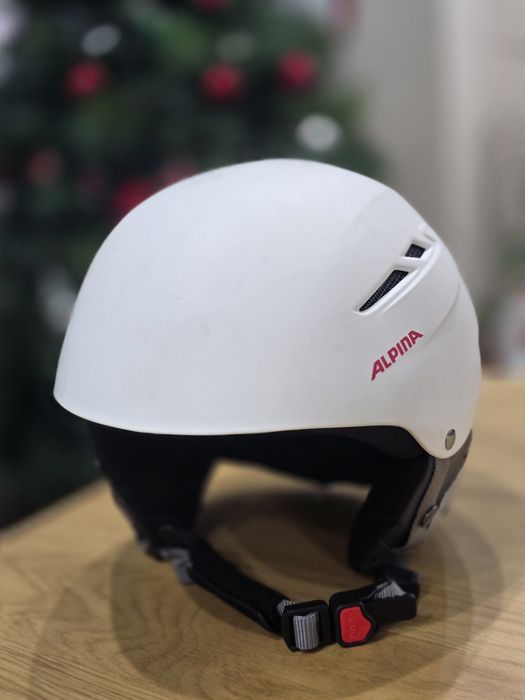 Ски каска Alpina
